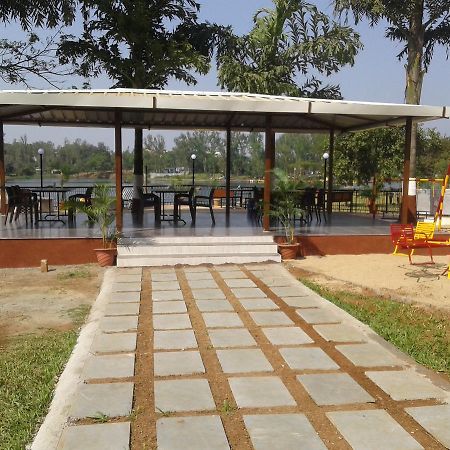 Savshanti Lake Resort Saputara Bagian luar foto