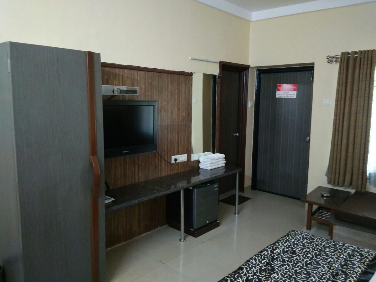 Savshanti Lake Resort Saputara Bagian luar foto