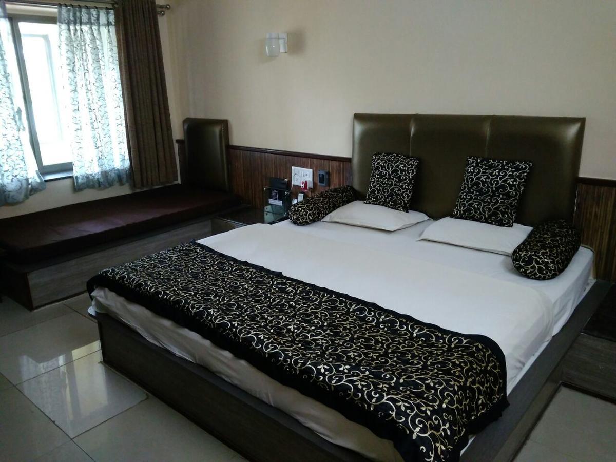 Savshanti Lake Resort Saputara Bagian luar foto