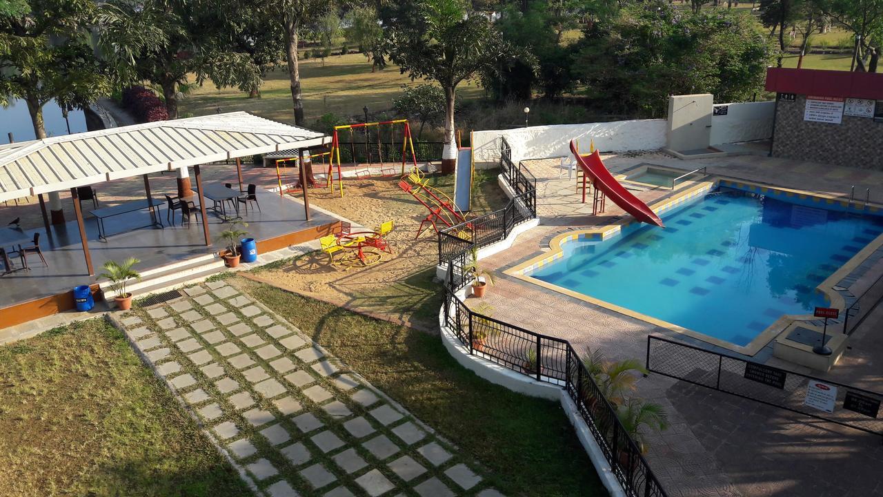 Savshanti Lake Resort Saputara Bagian luar foto